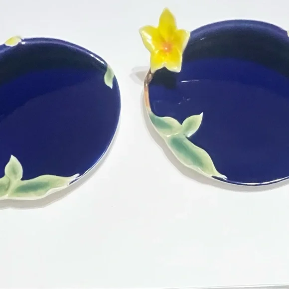 Sorelle Fine Porcelain Tea SetCobalt Blue With Yellow Jasmine Flowers. 8 Pieces - Picture 6 of 8